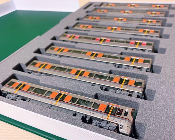 Amazon.co.jp: カトー JR323系 大阪環状線 4両基本セット 10